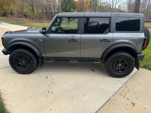 Used 2022 Ford Bronco Wildtrak image 4