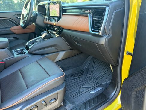 Used 2024 GMC Canyon AT4 w/ AT4 Premium Package image 19