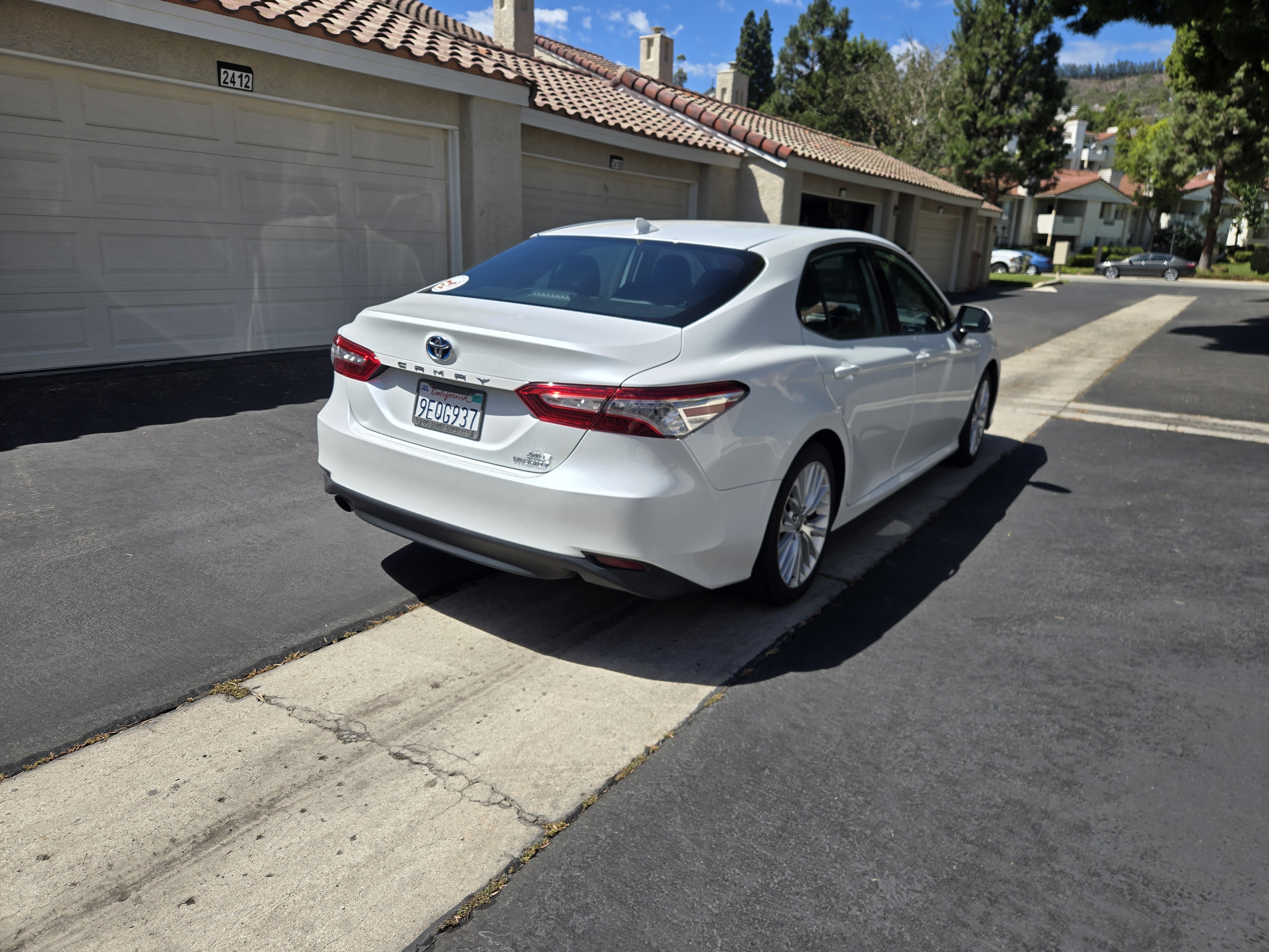 Used 2020 Toyota Camry XLE FWD image 6