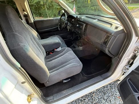 Used 2004 Dodge Dakota SLT w/ Skid Plate Group AWD/4WD image 12