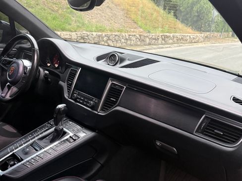 Used 2018 Porsche Macan GTS w/ Premium Package Plus image 22