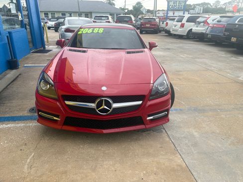Used 2015 Mercedes-Benz SLK 250 w/ Premium Package image 9