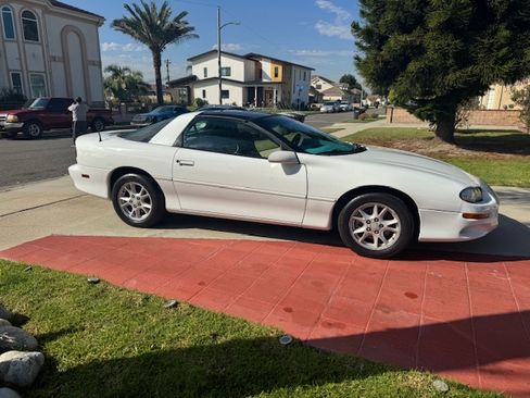 Used 2002 Chevrolet Camaro LT image 8