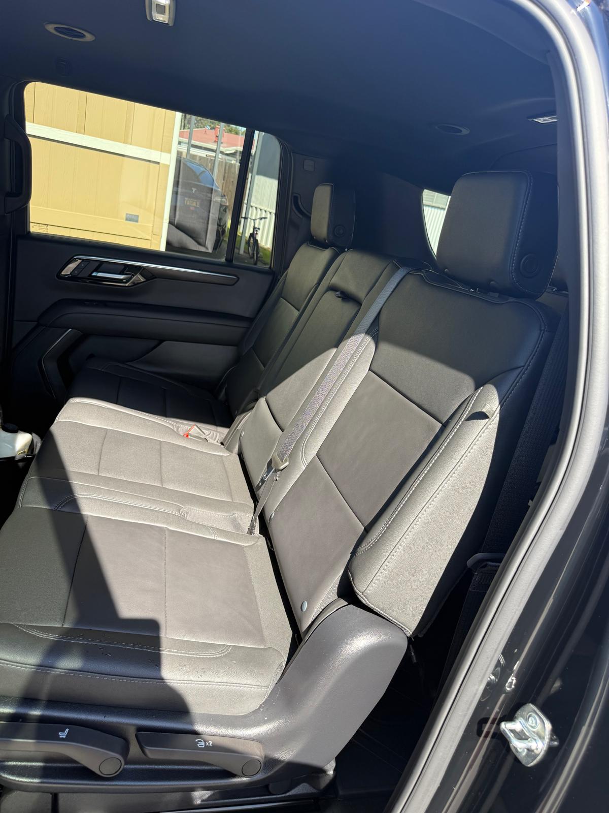 Used 2026 Chevrolet Suburban LT w/ LPO, Dark Essentials Package AWD/4WD image 10