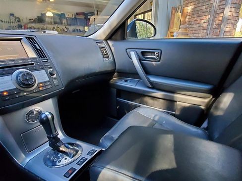 Used 2007 INFINITI FX35 2WD w/ Sport Suspension Tuning Pkg image 18