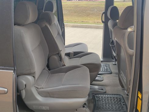 Used 2004 Toyota Sienna LE image 20