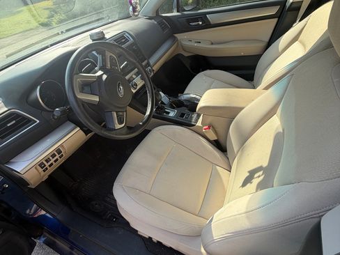 Used 2016 Subaru Legacy 2.5i Premium AWD/4WD image 9
