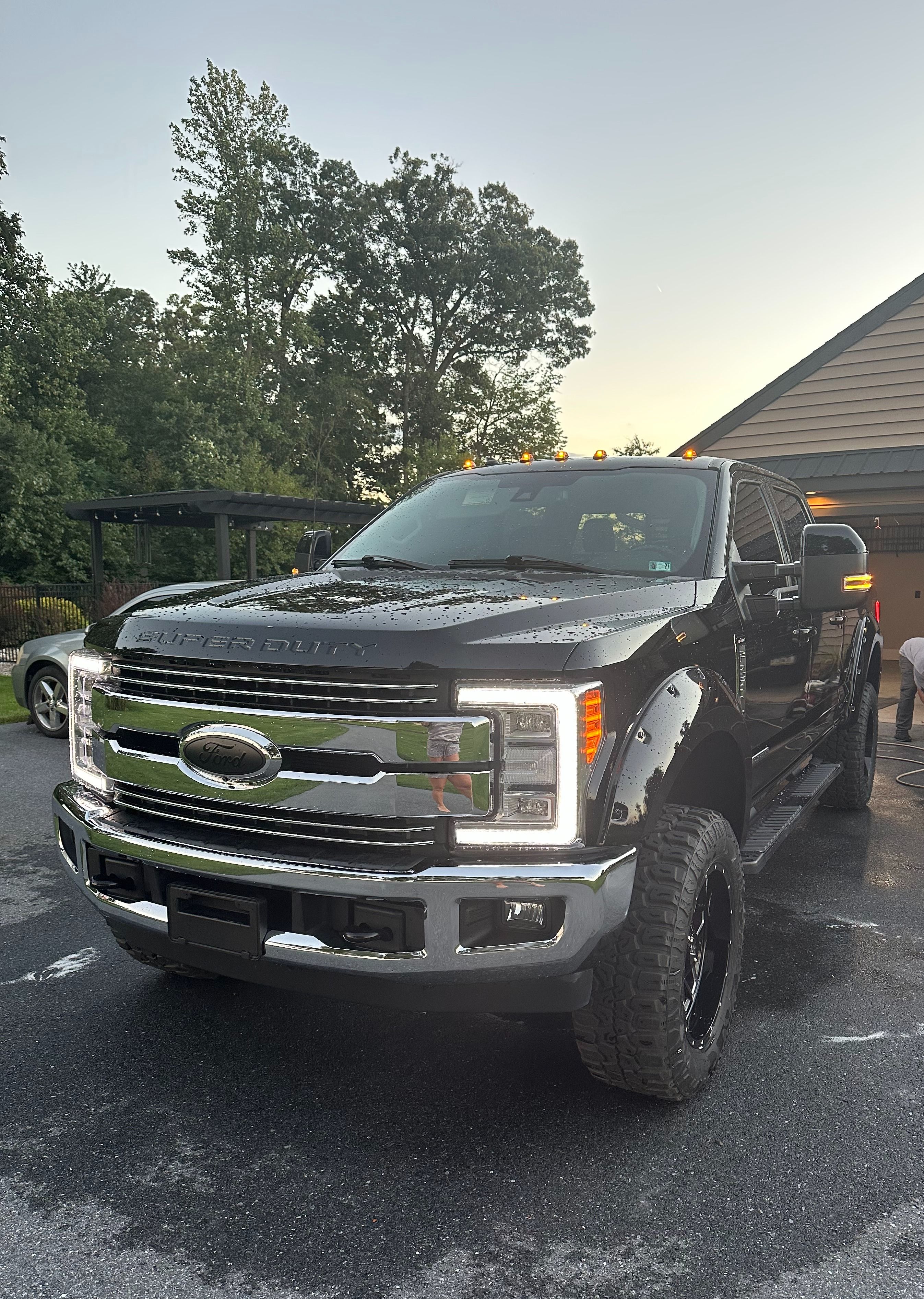 Used 2018 Ford F250 Lariat w/ Lariat Ultimate Package AWD/4WD image 2