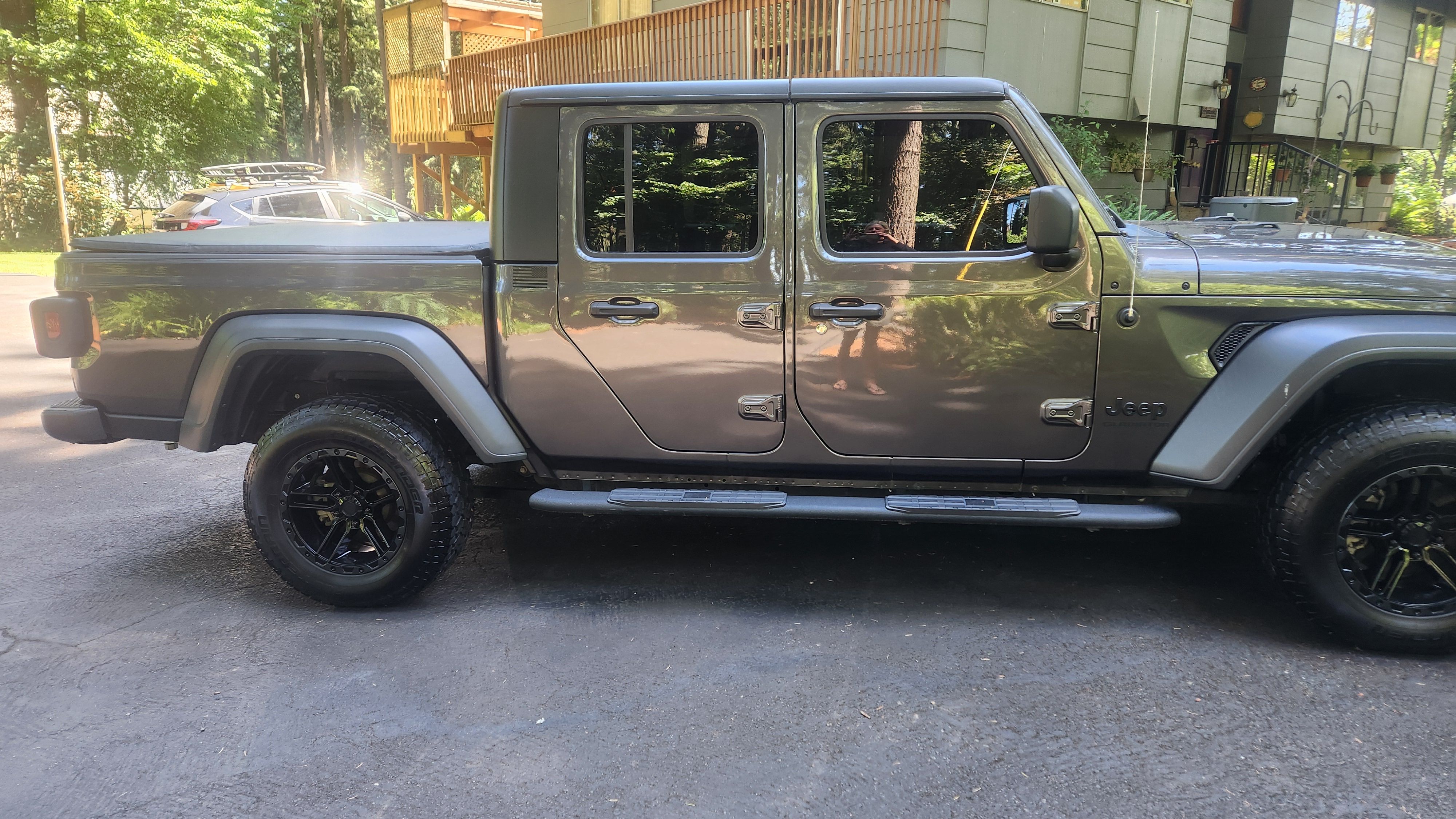 Used 2020 Jeep Gladiator Sport w/ Quick Order Package 24S AWD/4WD image 2