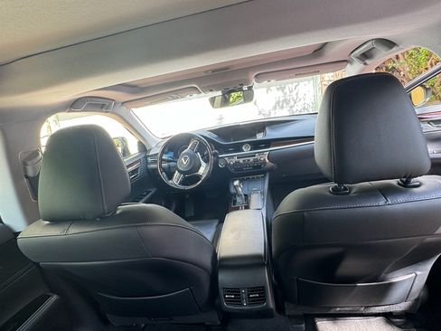 Used 2016 Lexus ES 350 w/ Ultra Luxury Package image 14