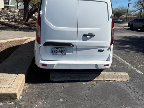 Used 2020 Ford Transit Connect XL image 5