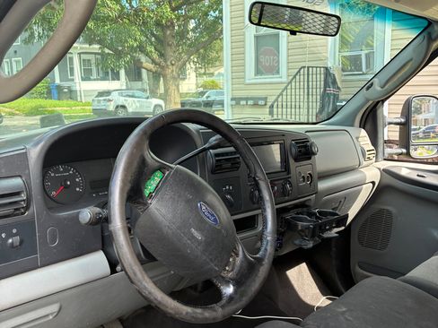 Used 2005 Ford F250 XLT AWD/4WD image 6