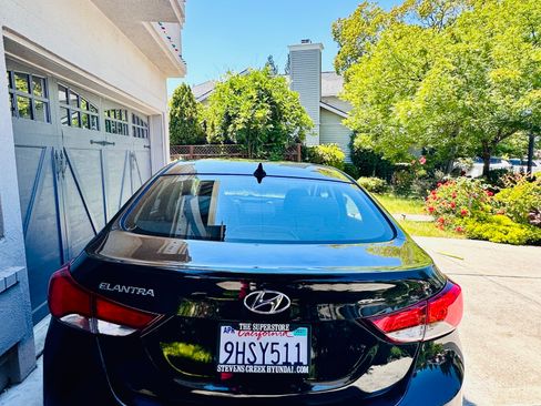 Used 2015 Hyundai Elantra SE FWD image 4