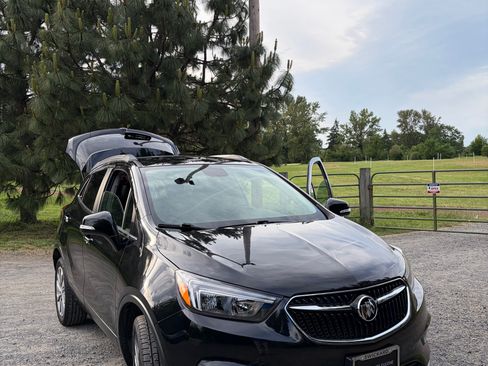 Used 2018 Buick Encore Preferred AWD/4WD image 1