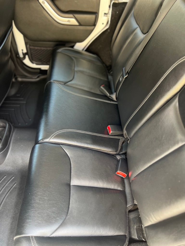 Used 2018 Jeep Wrangler Unlimited Sahara w/ Connectivity Group AWD/4WD image 22