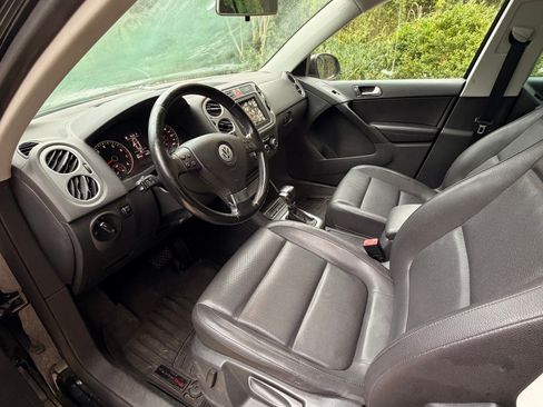 Used 2010 Volkswagen Tiguan Wolfsburg Edition image 17