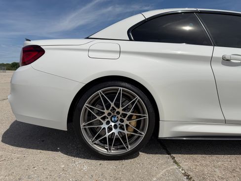 Used 2020 BMW M4 Convertible w/ Competition Package RWD image 17