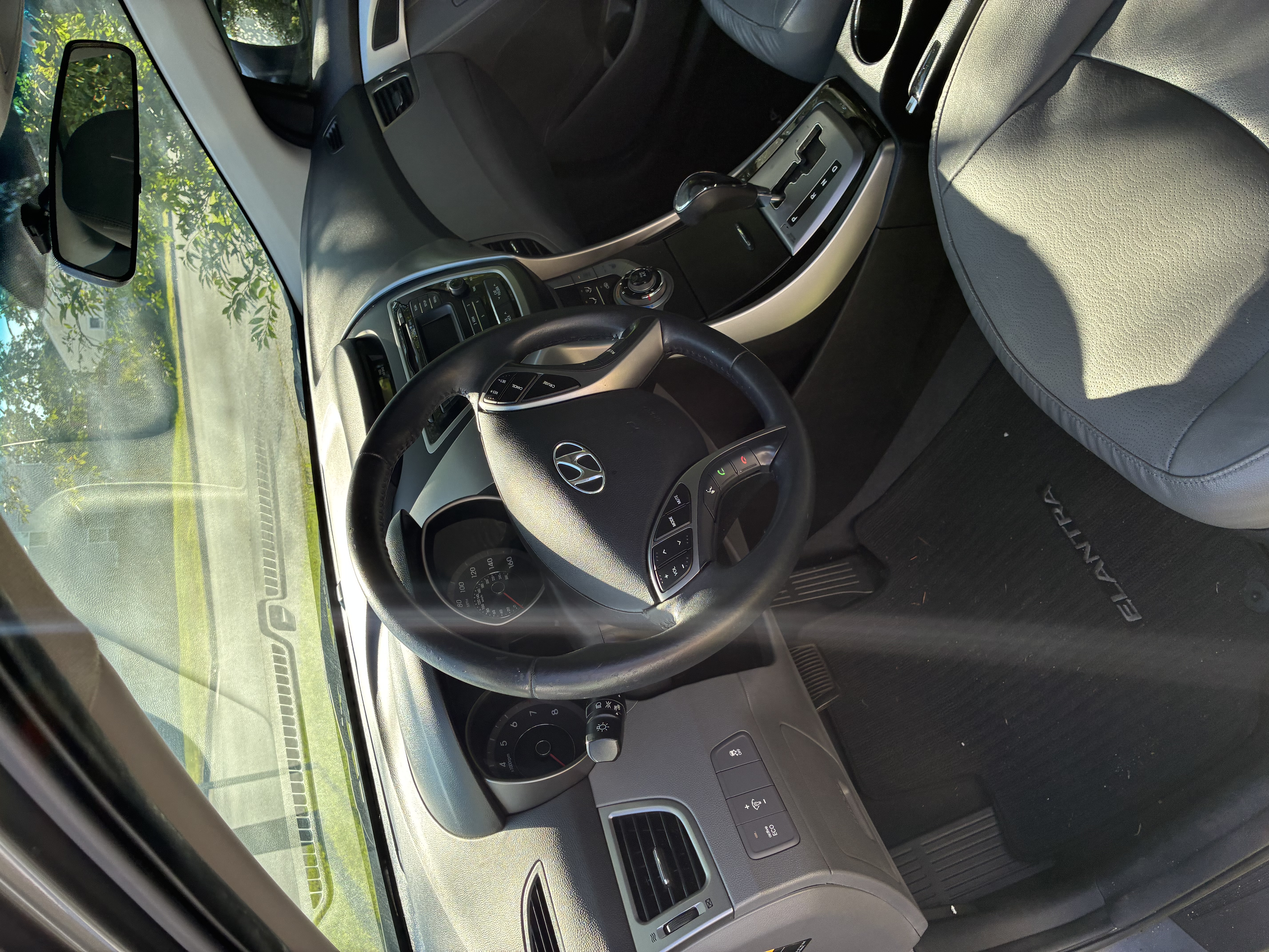 Used 2013 Hyundai Elantra Limited FWD image 9