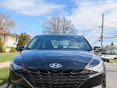 Used 2022 Hyundai Elantra SE w/ Cargo Package FWD image 1