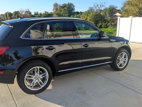 Used 2017 Audi Q5 2.0T Premium Plus w/ Technology Package image 1