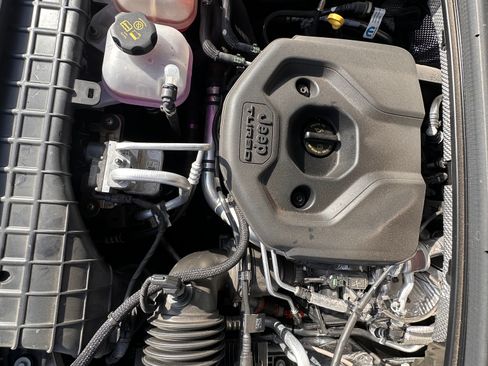 Used 2023 Jeep Grand Cherokee 4WD 4xe image 10