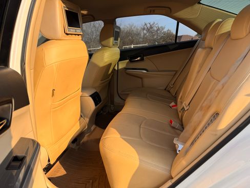 Used 2014 Toyota Camry XLE image 6