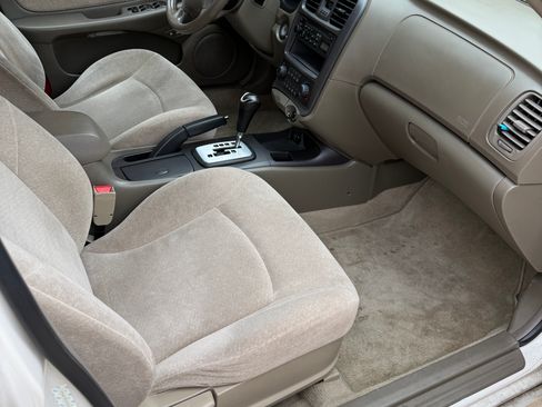Used 2004 Hyundai Sonata image 11