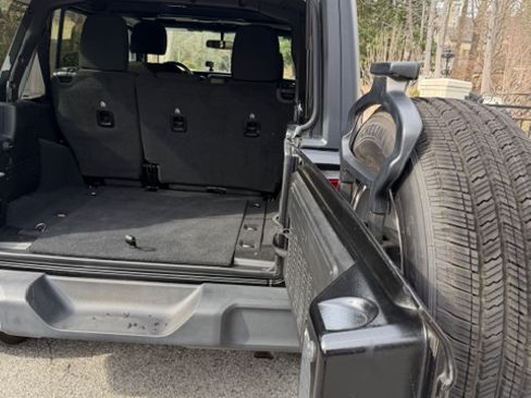 Used 2020 Jeep Wrangler Unlimited Sport S image 4