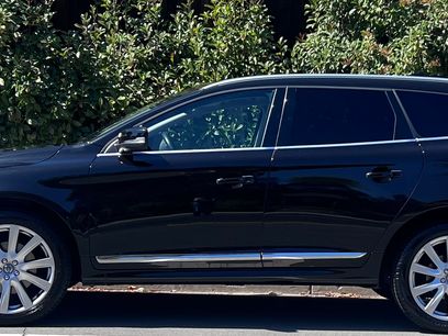 Used 2017 Volvo XC60 T5 Inscription w/ Preferred Option Package