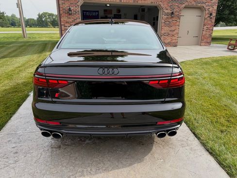 Used 2024 Audi S8 AWD/4WD image 2