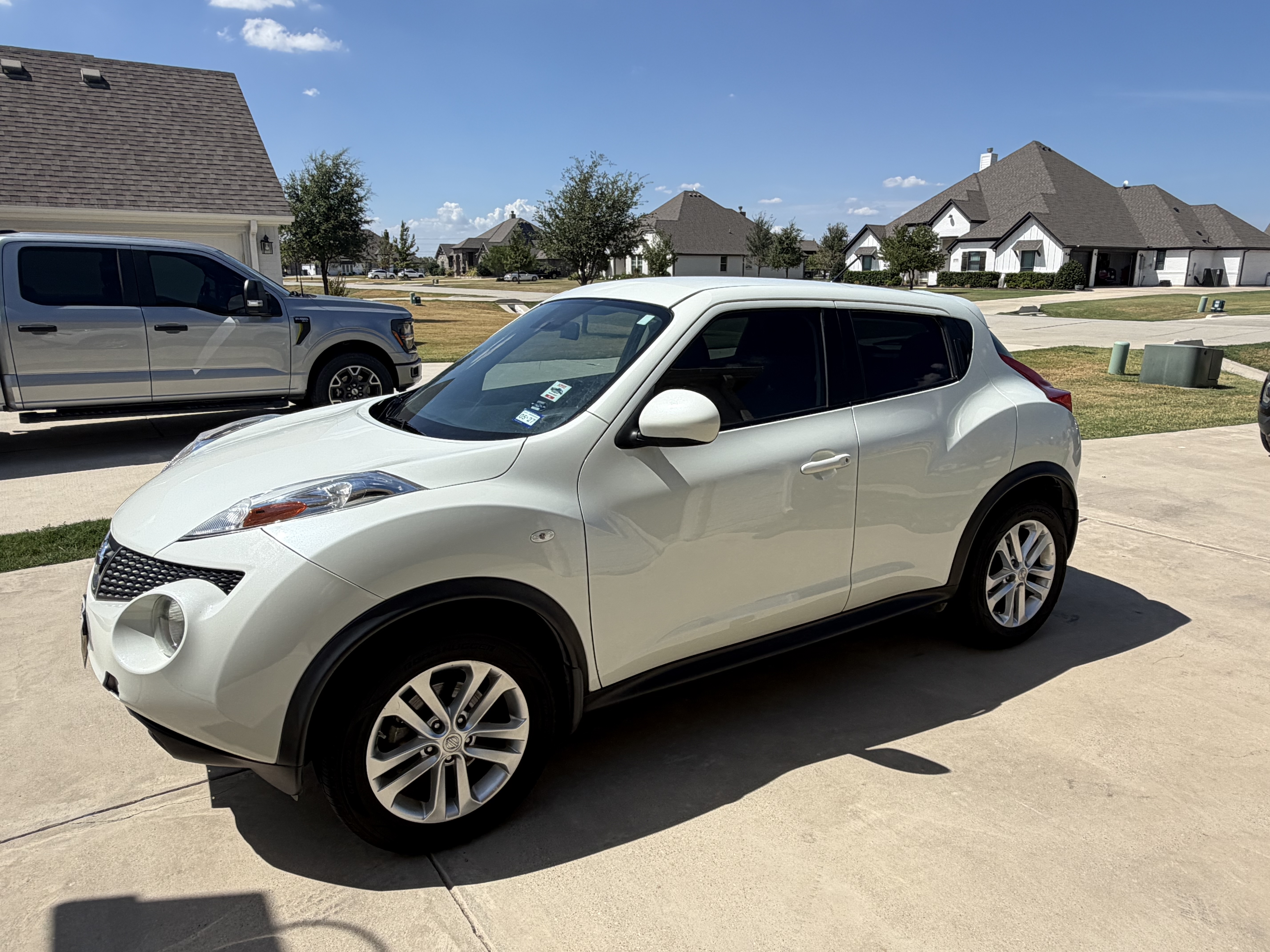 Used 2012 Nissan Juke S FWD image 4