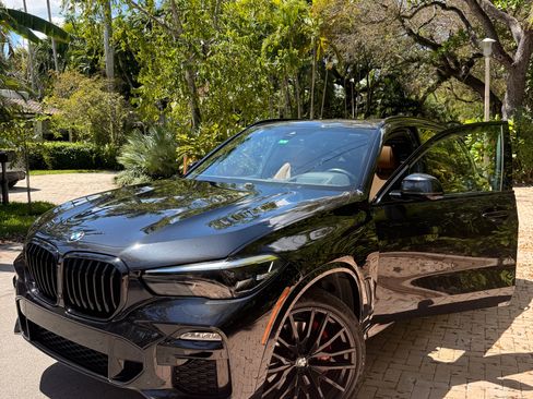 Used 2021 BMW X5 sDrive40i w/ M Sport Package image 1