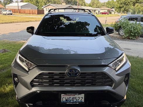 Used 2021 Toyota RAV4 XSE AWD/4WD image 5