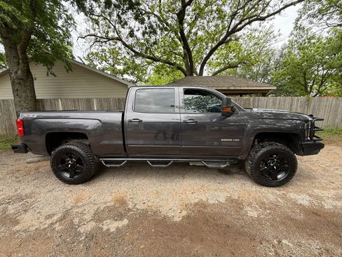 Used 2016 Chevrolet Silverado 2500 LT w/ LT Convenience Package AWD/4WD image 4