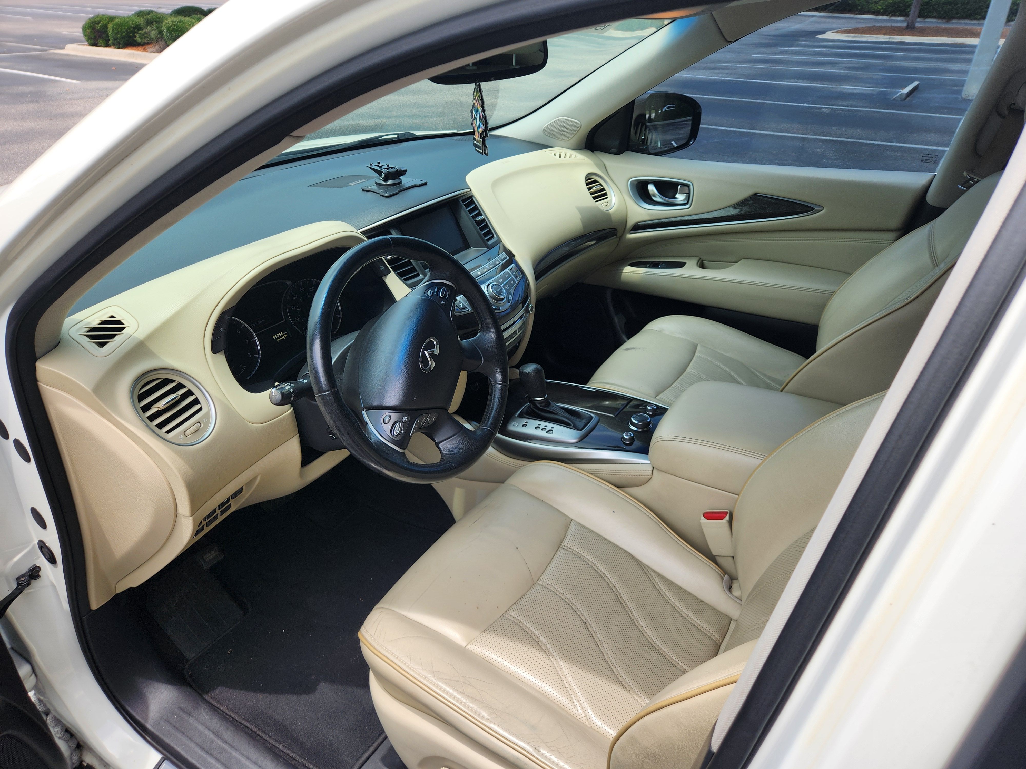 Used 2015 INFINITI QX60 FWD w/ Driver Assistance Package image 15