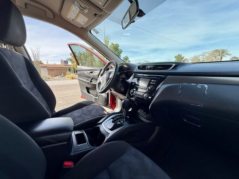Used 2015 Nissan Rogue S image 24