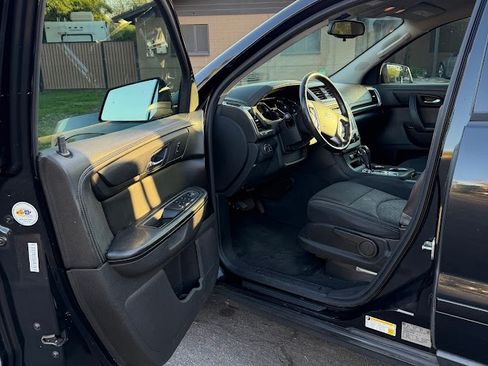 Used 2013 GMC Acadia SLE image 6