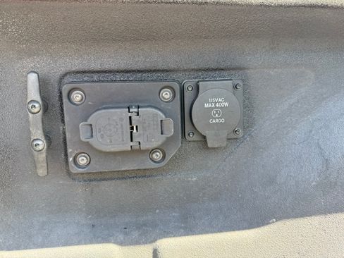 Used 2022 RAM 3500 Laramie AWD/4WD image 9