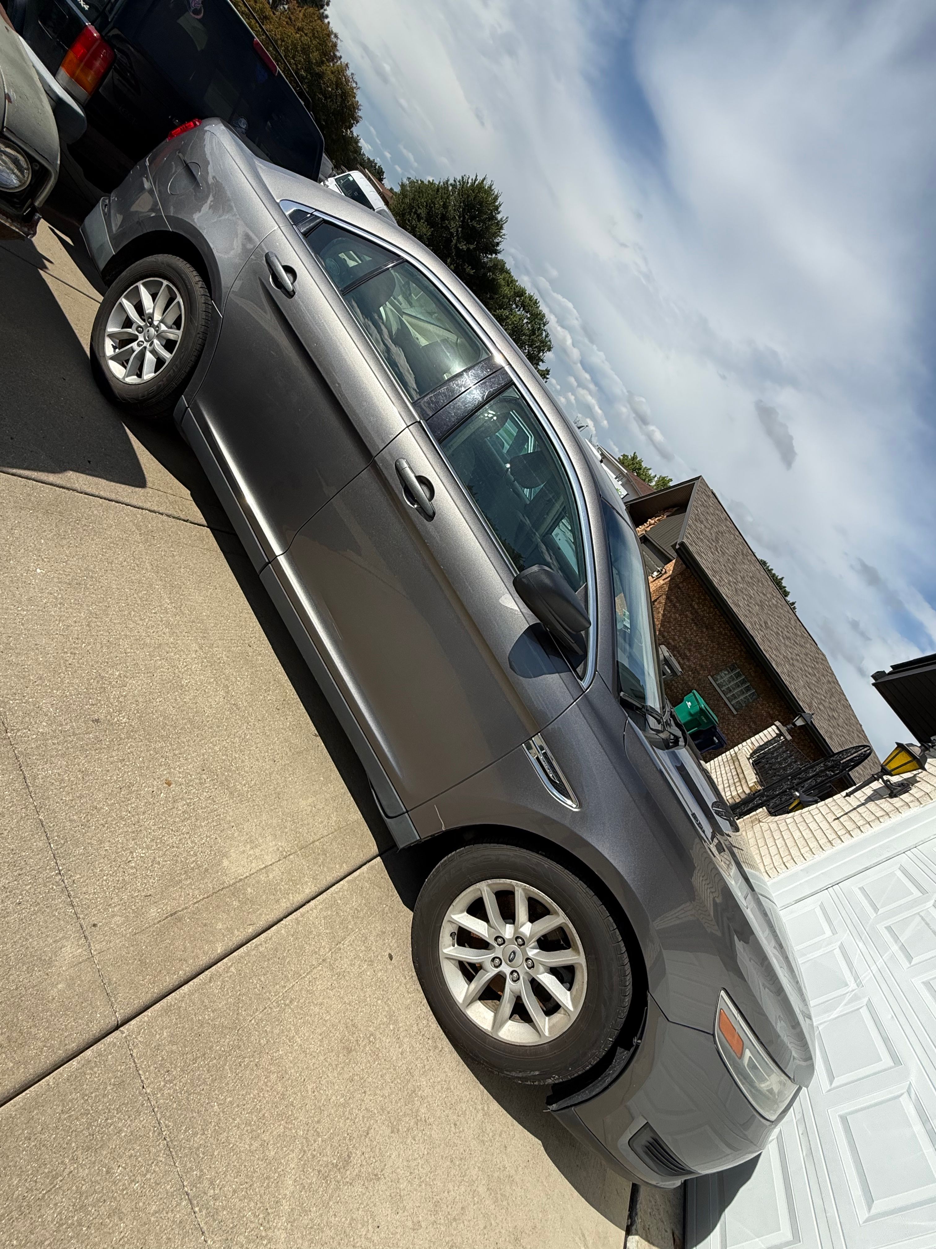 Used 2013 Ford Taurus SE FWD image 5