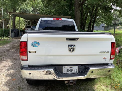 Used 2015 RAM 2500 Tradesman w/ Chrome Appearance Group AWD/4WD image 5