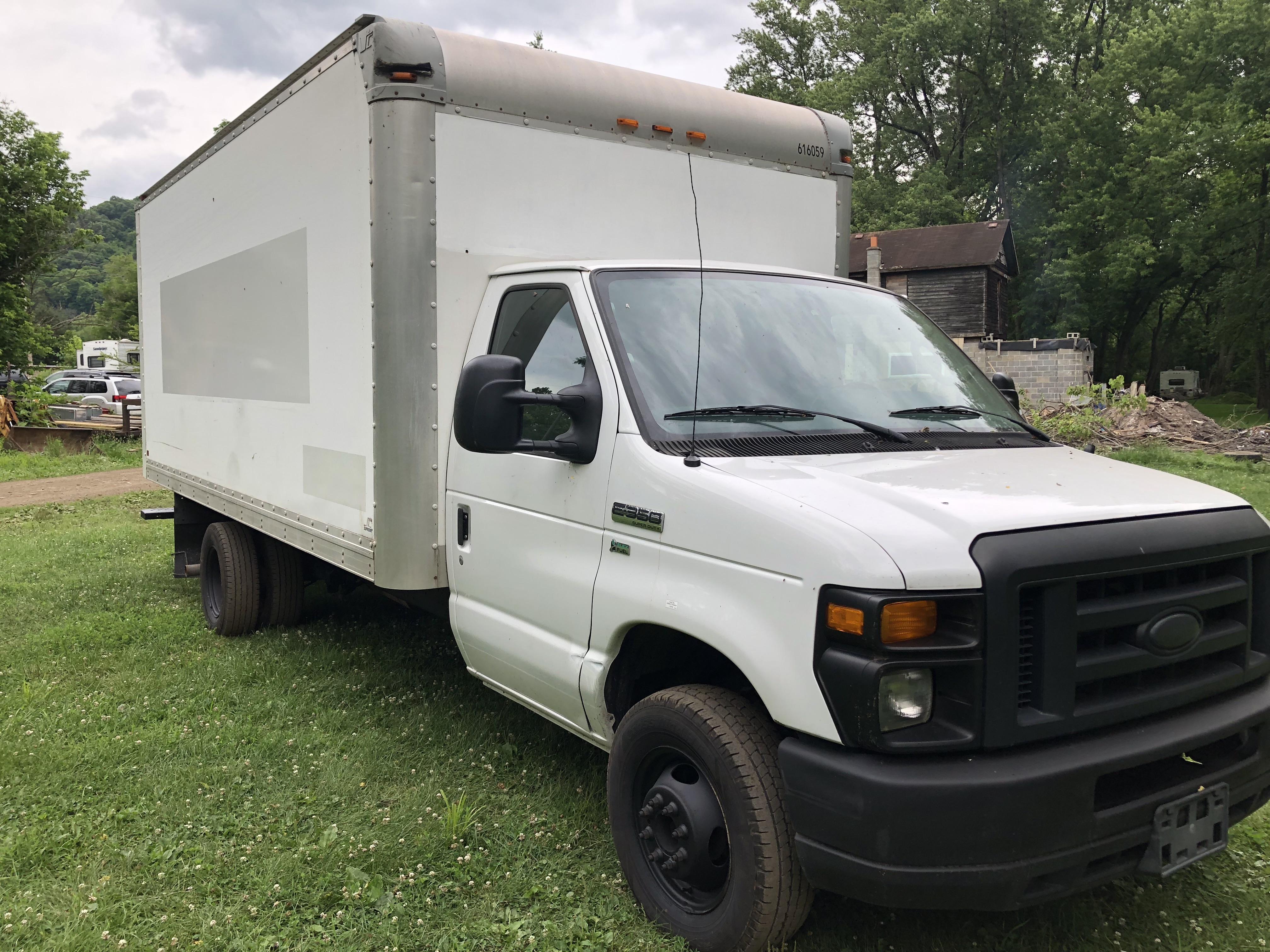Used 2016 Ford E-350 and Econoline 350 Super Duty RWD image 1