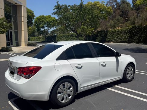 Used 2014 Chevrolet Cruze LS FWD image 5