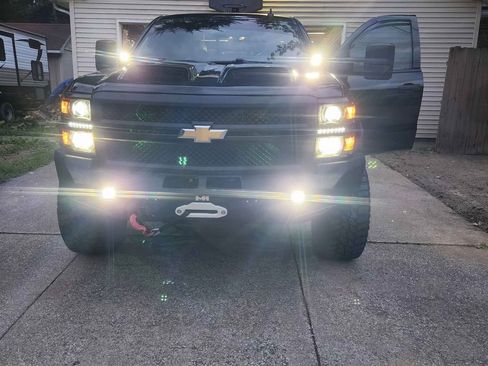 Used 2015 Chevrolet Silverado 1500 LTZ Z71 w/ Custom Sport Edition image 11