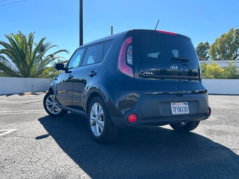 Used 2014 Kia Soul + image 8