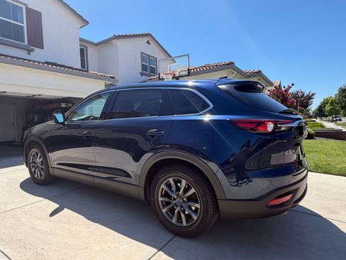 Used 2020 MAZDA CX-9 Touring w/ Touring Premium Package FWD image 2