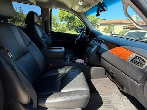 Used 2007 GMC Sierra 2500 SLT w/ Entertainment Package RWD image 10