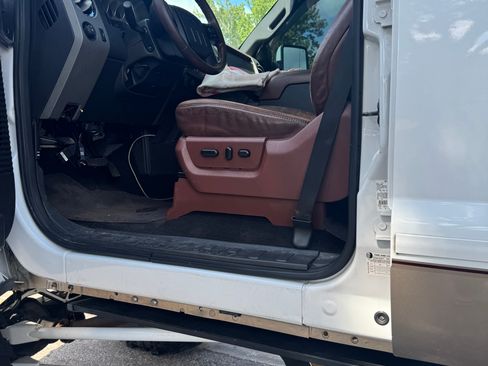 Used 2011 Ford F350 King Ranch image 9