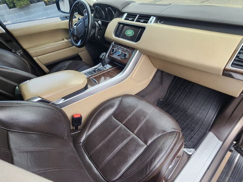 Used 2016 Land Rover Range Rover Sport HSE image 8