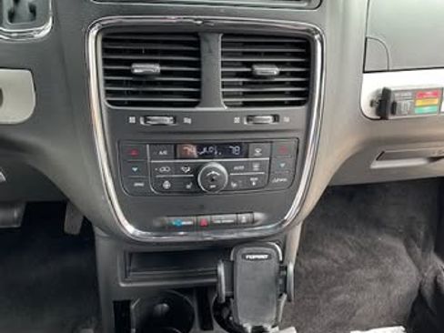 Used 2018 Dodge Grand Caravan GT image 10