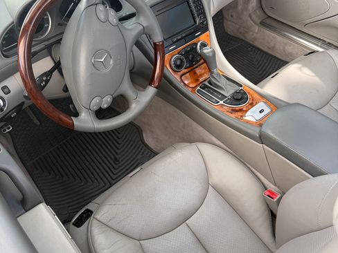 Used 2007 Mercedes-Benz SL 550 image 11